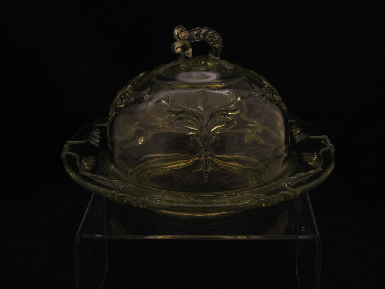#1280 Winged Scroll, Covered Butter, Canary, 1898-1900