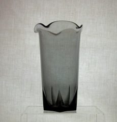 #1632 Lodestar Vase, Crimped, 7 1\4 inch, Dawn, 1955-1957