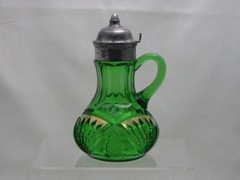 #1255 Pineapple and Fan, Molasses, Emerald with gold decoration. 1898-1902
