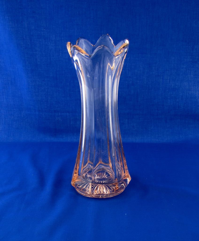 #436 Colonial Vase, Straight, Flamingo