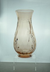 #4223 Swirl Vase, 12 inch, Diamond Optic, Flamingo, 1931-1935