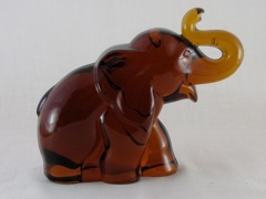 Large Elephant Amber (dark) 1980
