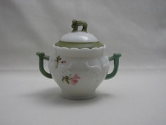 #1280 Winged Scroll Sugar Bowl and Cover, with decorations, 1899-1904